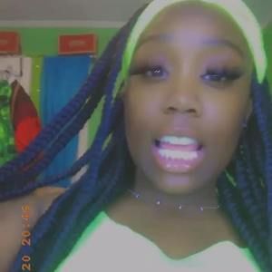 Meet your Posher, Thalia